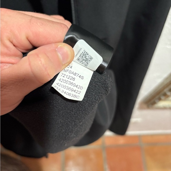 The North Face Black Performance Jacket Soft Shell - Picture 5 of 16